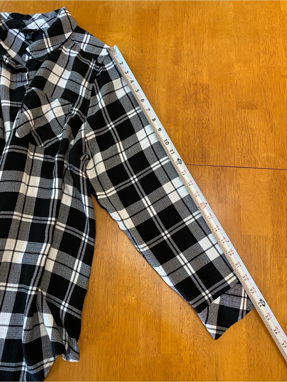Torrid - Lizzie Crinkle L/S Flannel Gauze, Button up Tunic, B/W Plaid, Sz 1X - Picture 8 of 9